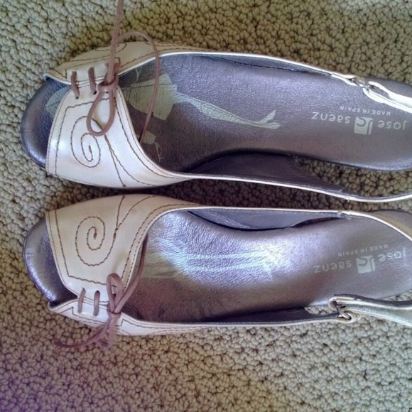 Jose Saenz designer Spanish heels with etching on - Picture 4 of 7